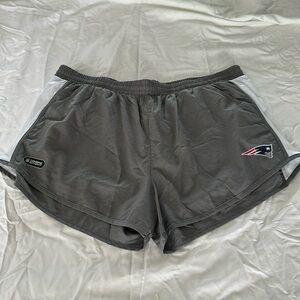 NWOT Under Armour New England Patriots lined shorts